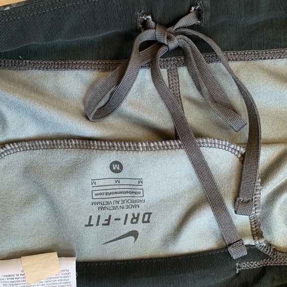 Nike Essential Dri-Fit Leggings M GUC - Picture 7 of 8